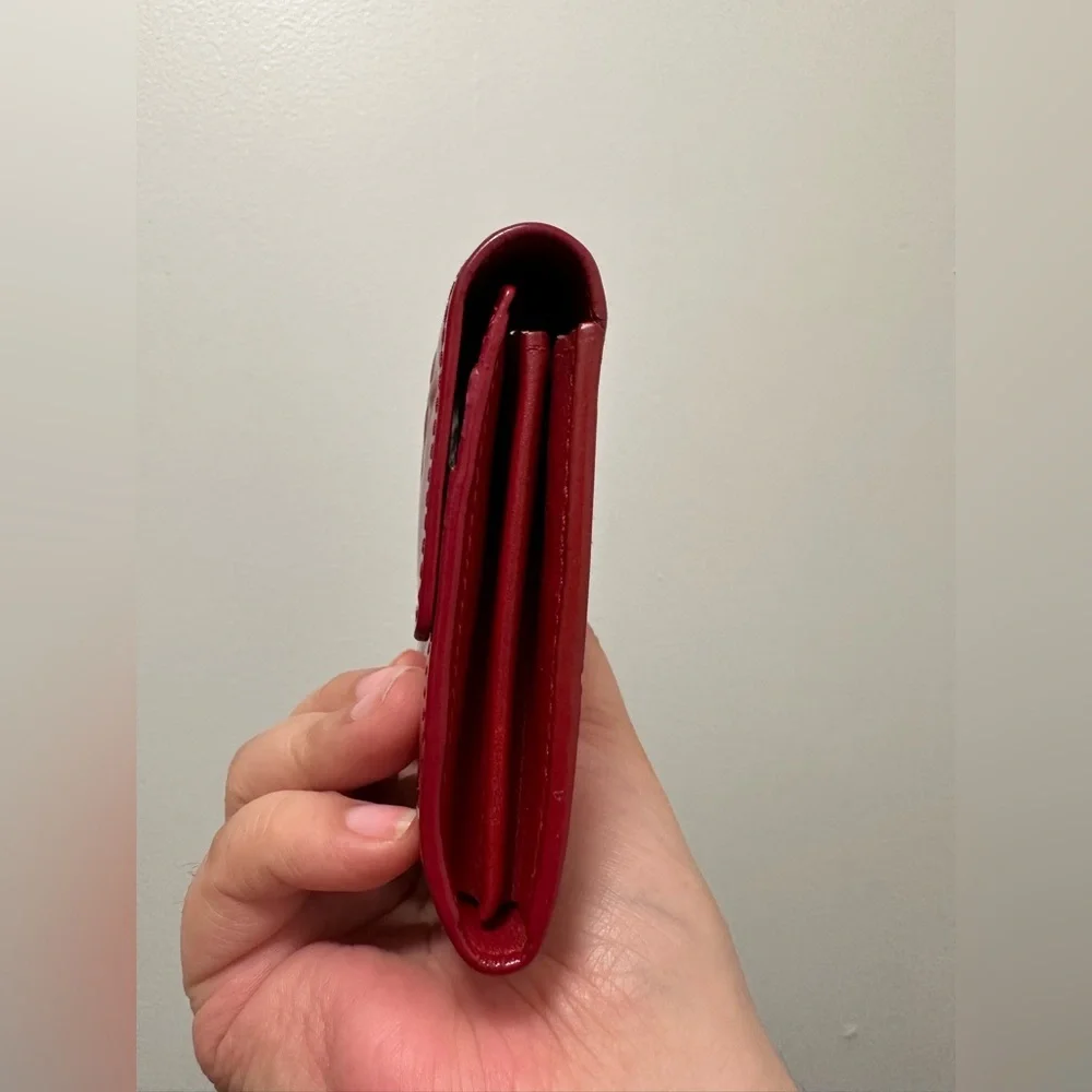 Red LV Vernis Sarah Wallet - Picture 4 of 13